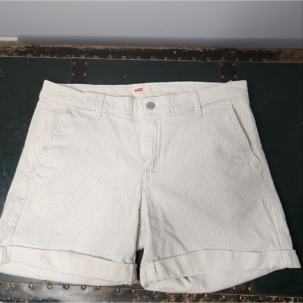 Levi’s Pin Stripe Cuffed Denim Chino Shorts Woman's Size 31